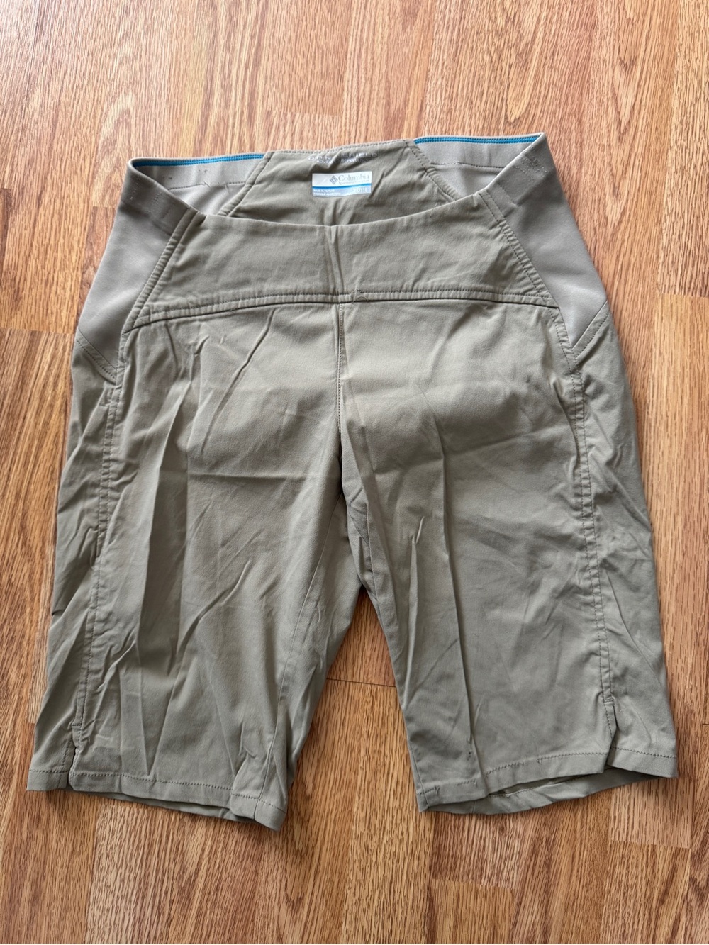 Columbia Women's Olive Green Outdoor Bermuda Shorts